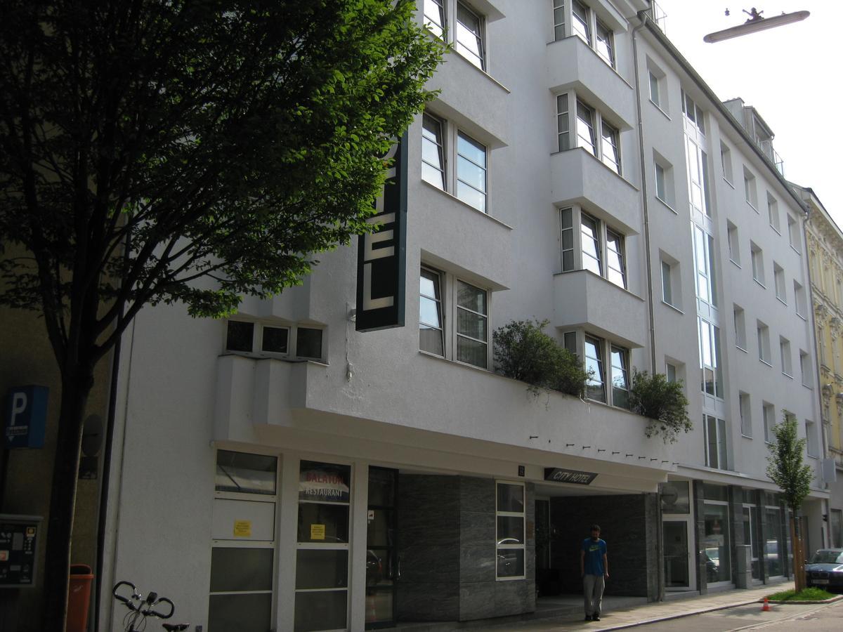 City Hotel Linz Bagian luar foto