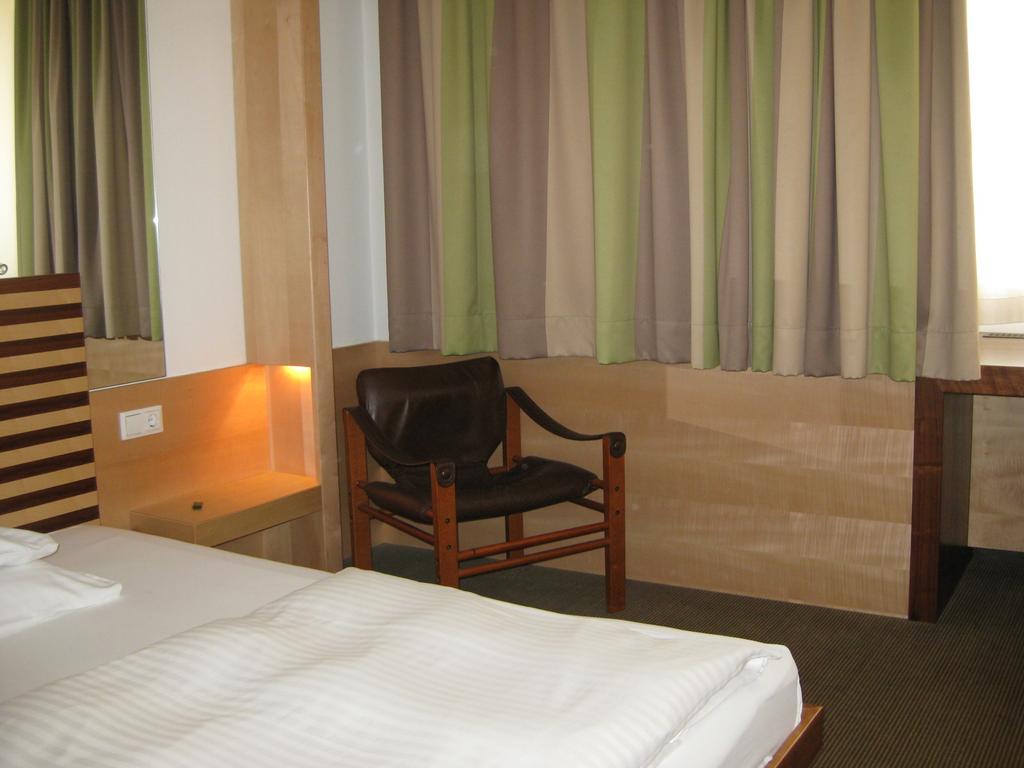 City Hotel Linz Bagian luar foto